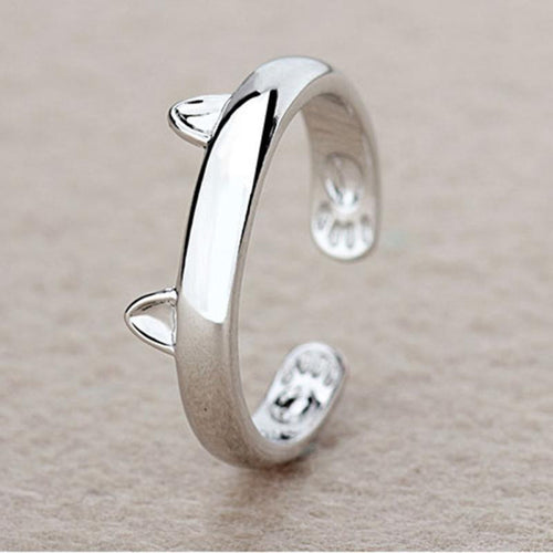 Finger Hugging Cat Ring